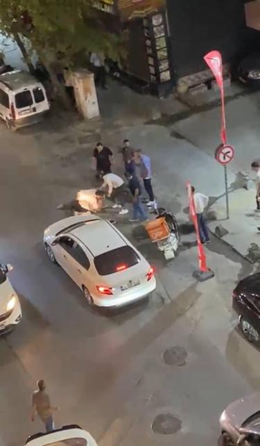 Sultangazide yaşanan kavgalar kamerada: 2 kişi yaralandı