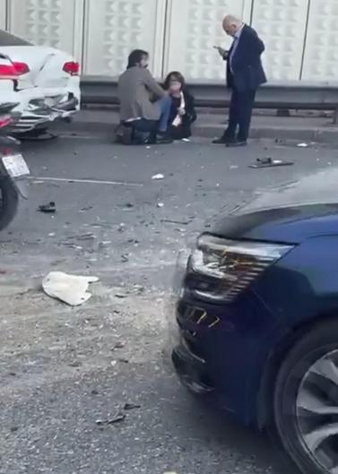 Şişlide alt geçitte 5 aracın karıştığı zincirleme kaza: 1 doktor yaralandı