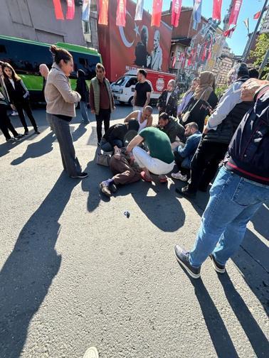 Beyoğlu’nda minibüsün çarptığı yaya hayatını kaybetti; kaza kamerada
