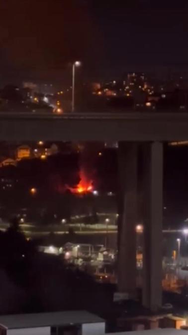 Eyüpsultan’da motosikletlilerin yangınla mücadelesi: Ev sakinlerinin hayatlarını kurtardılar