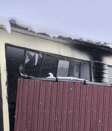 Gaziantepte 12 iş yerinin çatısı kardan çöktü