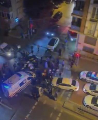 Bayrampaşada yolcu otobüsü ile otomobil çarpıştı: 3 yaralı