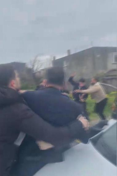 Silivride ehliyet sınavını geçemeyen sürücü adayı ve babası, komisyon üyesine saldırdı