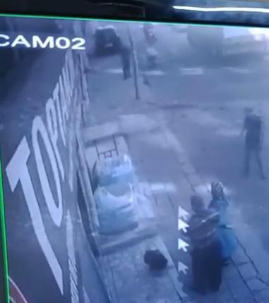 Miras tartışmasında ağabeyini tabanca ile yaraladığı anlar kamerada