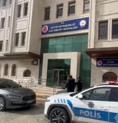 Kağıthanede 15 el ateş ettiği kadını sokak ortasında öldürdü; cinayet anı kamerada