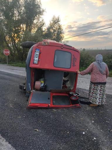 Fındık işçilerini taşıyan minibüs devrildi: 15 yaralı