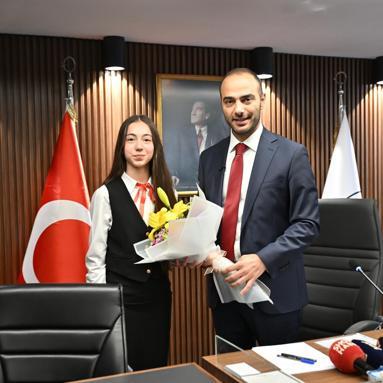 Gaziosmanpaşa’da 23 Nisan Çocuk Meclisi’nden dünyaya barış mesajı