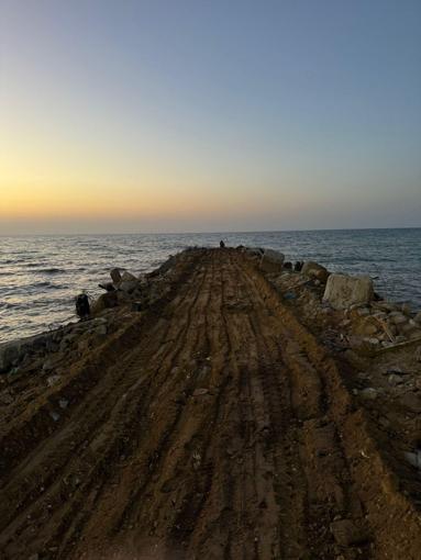 Gazze’ye açılan deniz koridorunu kullanan ilk gemi, yardımı ulaştırdı