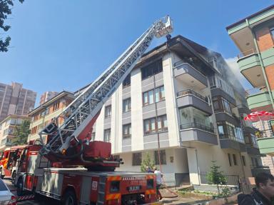 Yangında mahsur kalan çocuk, üzerine su döküp, ıslak bezlerle alevlerden korundu