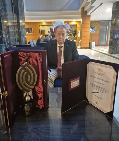 Körüklü çizme ustası, mesleğini oğluyla birlikte yaşatıyor