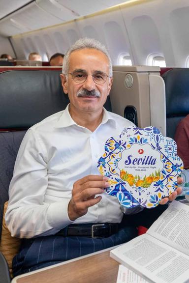 Bakan Uraloğlu: İstanbul-Sevilla seferleri, haftada 7 gün karşılıklı olacak