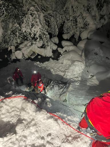 Cip, dereye yuvarlandı; 2 ölü