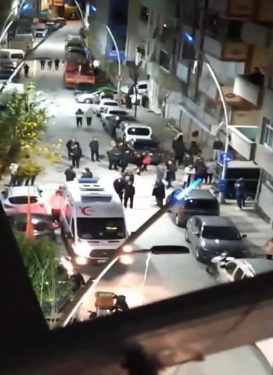 Sultangazide 14 yaşındaki kız evine dönmedi, yakınları taciz iddiasıyla arkadaşının ailesine saldırdı