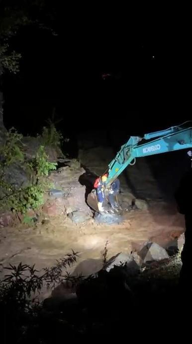 Rizede yağış, sel ve heyelana neden oldu