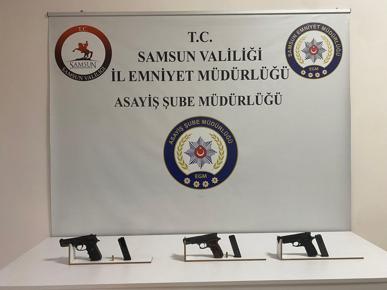 İş yerinde 2 kişinin yaralandığı silahlı saldırı kamerada