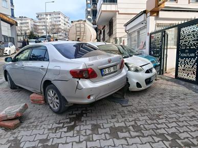 Batmanda freni boşalan tanker 8 araca çarptı