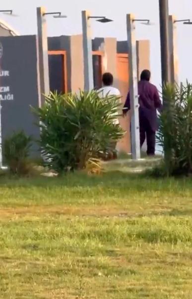 Plajda tesettürlü kadınları görüntüleyip hakaret edenlere soruşturma