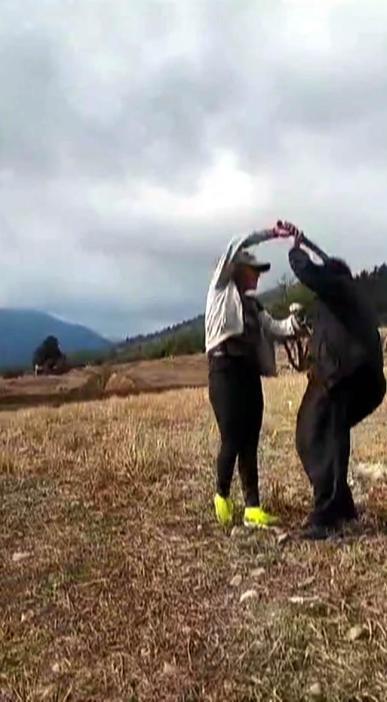 Çobanı sopayla döven kız kardeşlere hapis cezası ve tahliye