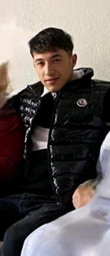 Esenlerde parktan oturan arkadaş grubuna silahlı saldırı; 1 ölü