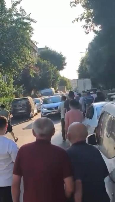 Küçükçekmece’de araç içindeki tartışmada kadının yardımına çevredekiler koştu