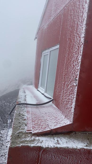 Erzurumun yüksek kesimlerine eylül ayının ortasında kar yağdı