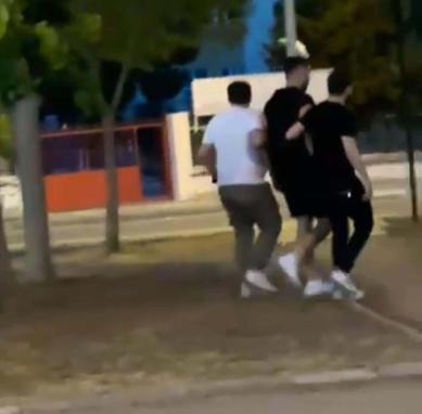 İzmirde icra müdür yardımcısı ve katibine rüşvetten tutuklama