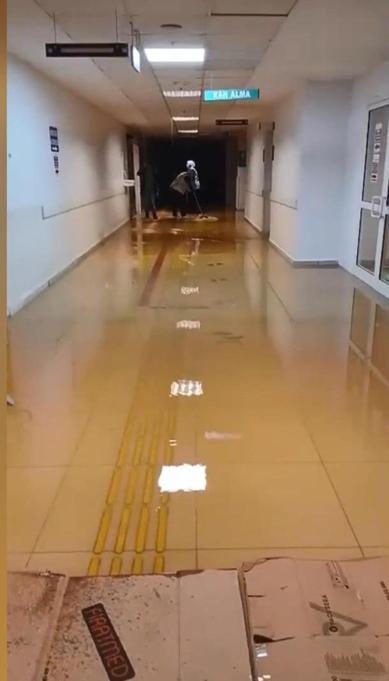 Sarıyer’de sağanak etkili oldu; hastaneyi ve evleri su bastı