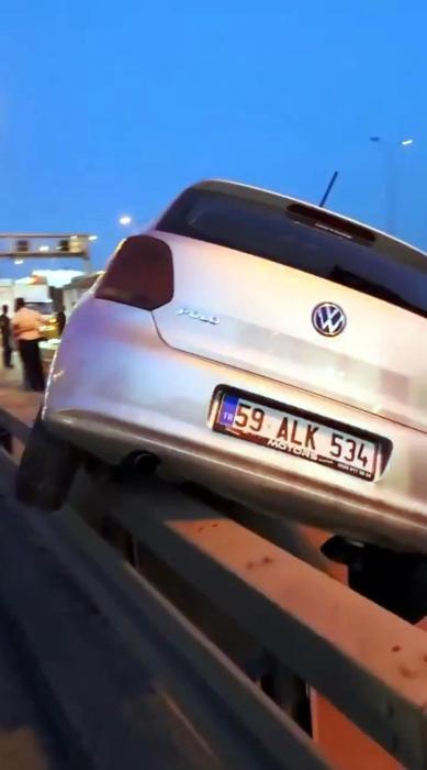 Avcılar D-100 yan yolda kaza kamerada