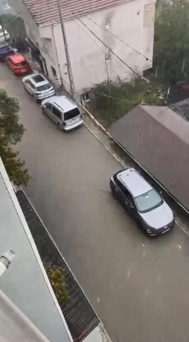 Sarıyer’de sağanak etkili oldu; hastaneyi ve evleri su bastı