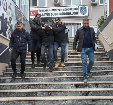 Esenyurtta arkadaşlarını kaçırmaya çalışan 3 kişi polis tarafından yakalandı