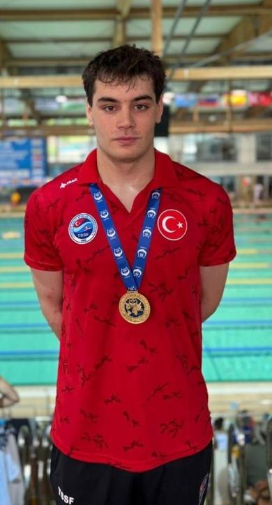 Paletli Yüzme Milli Takımında Kaan Efe Kaya ve Derin Toparlaktan madalya geldi