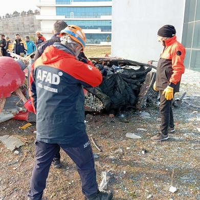 Muğlada hastaneye çarpan ambulans helikopter düştü; 4 ölü