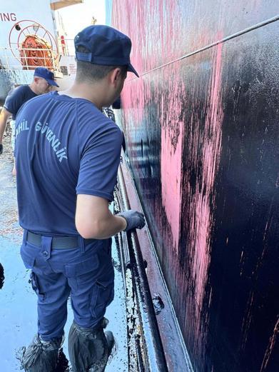 Çanakkalede denizi kirleten gemiye 8 milyon lira ceza