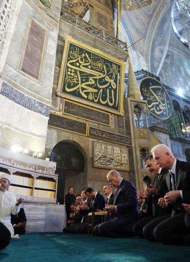 Cumhurbaşkanı Erdoğan, cuma namazını Ayasofya-i Kebir Cami-i Şerifinde kıldı