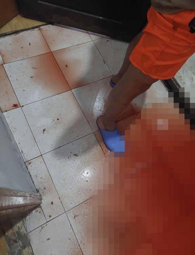 Gaziosmanpaşada kanalizasyondan gelen kurban kanı 2 daireyi bastı