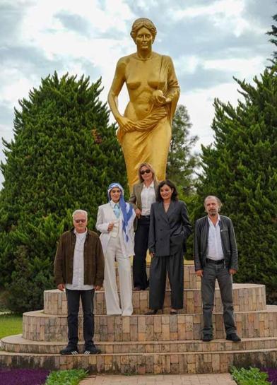 Fadik Sevin Atasoy: Biz bir araya gelebiliyorsak herkes bir araya gelebilir