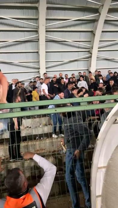 Bursa’da köylülerin futbol turnuvasında taraftarlar kavga etti; 3 kişinin yaralandığı olay anı kamerada