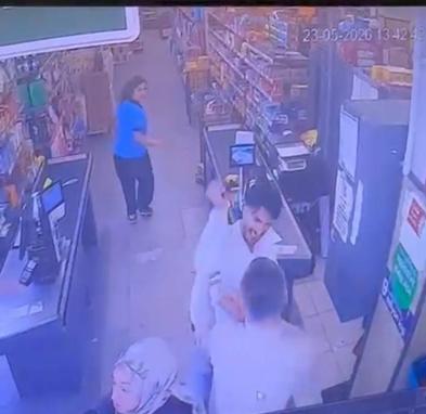Başakşehirde ürün değişimi tartışmasında kasiyer bıçakla saldırdı: Can havliyle yetişmeye çalıştım, silah çekmek zorunda kaldım