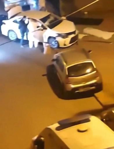 Sancaktepe’de sokakta yürürken silahlı saldırıya uğrayan 3 kişi öldü