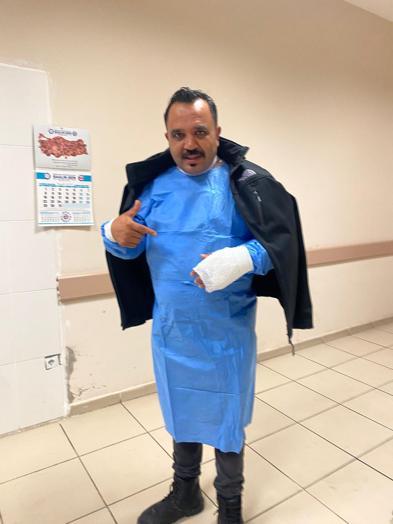 Soğuk havayı test etmek isterken kendini yaktı