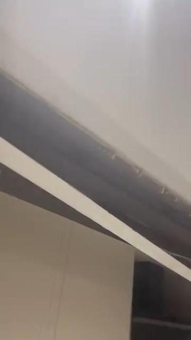 Bursada yeni bir binadaki dairenin tavanı çöktü; o anlar kamerada