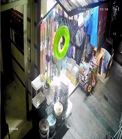 Kağıthane’de çaldığı çantanın gelinim beğenmedi yalanıyla parasını istedi; esnafın dikkatiyle yakalandı