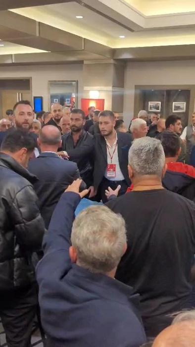 CHP kongresinde kavga: 2 yaralı