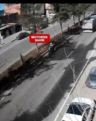 Abartı egzoz kullandığı için polisten kaçan sürücüye ‘Dur’ ihtarına uymamaktan 200 bin TL ceza