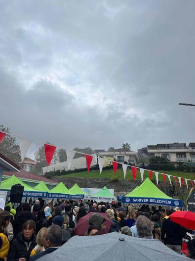 Sarıyerde bisküvi yüklü TIR devrildi; çocuk parkında faciadan dönüldü