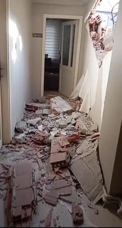 Avcılar’da koltukta uzandığı sırada iş makinesi dairenin duvarını yıktı