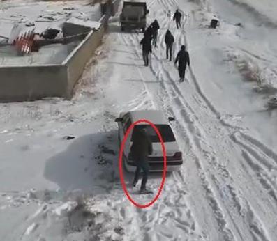 Köpek dövüştürenlerin dronu görüp kaçtığı anlar kamerada