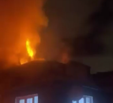 Fatih’te 2 katlı bina alev alev yandı: 1 ölü