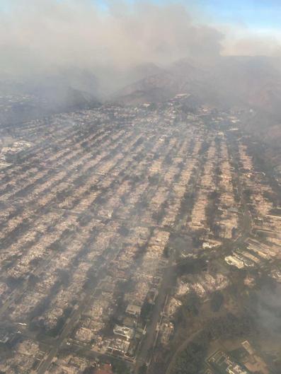 Californiadaki orman yangınları kaynaklı ekonomik kaybın 57 milyar doları bulabileceği tahmin ediliyor