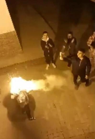 SMA hastası İrem Nur için gerekli para toplandı, komşuları ve sevenleri meşale yakıp halay çekti